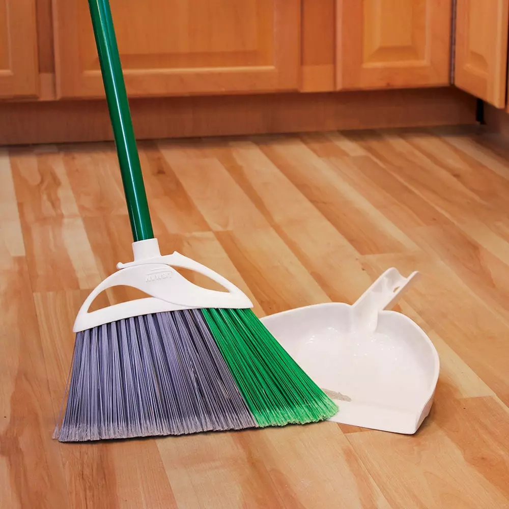 Libman Brooms 11.38-in Poly Fiber Angle with Dustpan Upright Broom 5 Libman Brooms 11.38-in Poly Fiber Angle with Dustpan Upright Broom - Image 3