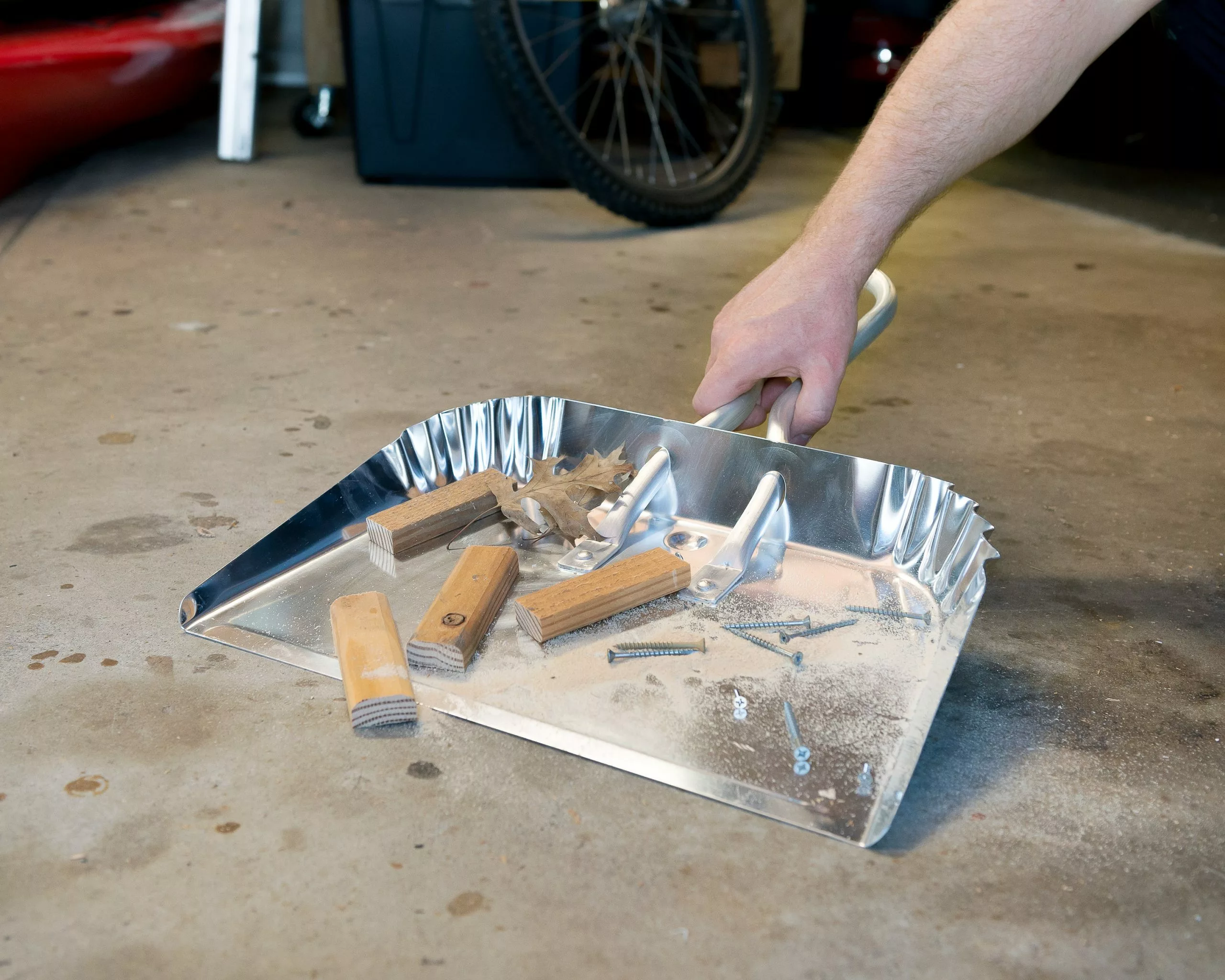 Quickie - Professional Dustpans Metal Handheld Dustpan 6 Quickie - Professional Dustpans Metal Handheld Dustpan - Image 4